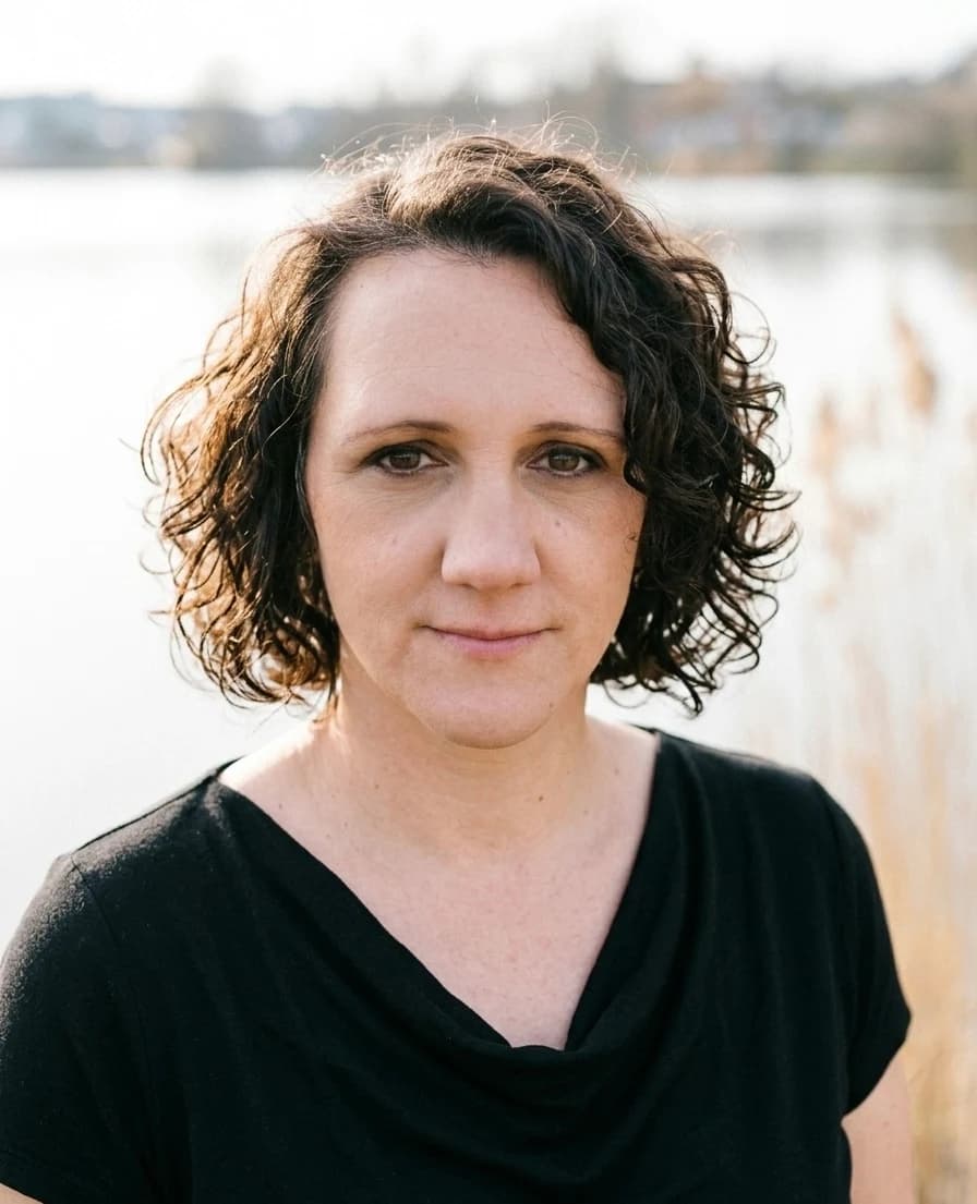 Outdoor portrait of Dr. med. Dunja Martin